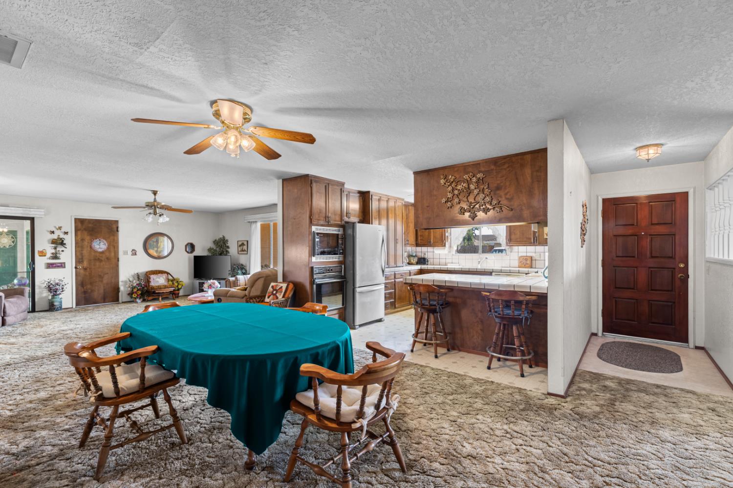 Detail Gallery Image 12 of 46 For 1009 Zinfandel Pl, Modesto,  CA 95351 - 3 Beds | 2 Baths