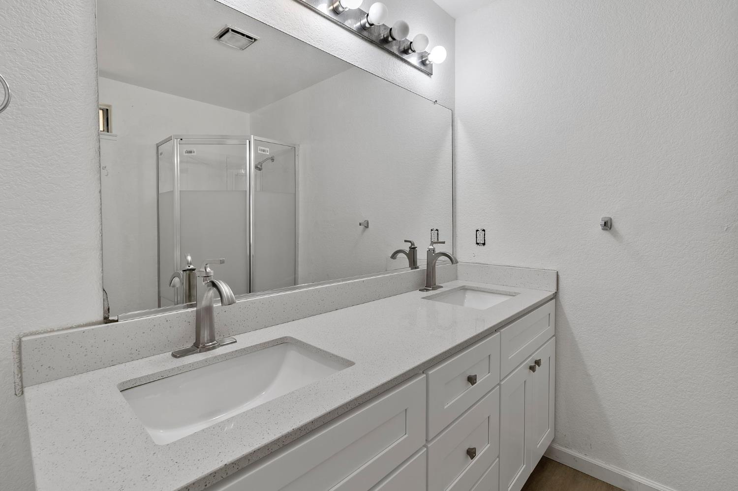 Detail Gallery Image 5 of 25 For 1517 Hackett Road, Ceres,  CA 95307 - 3 Beds | 2 Baths