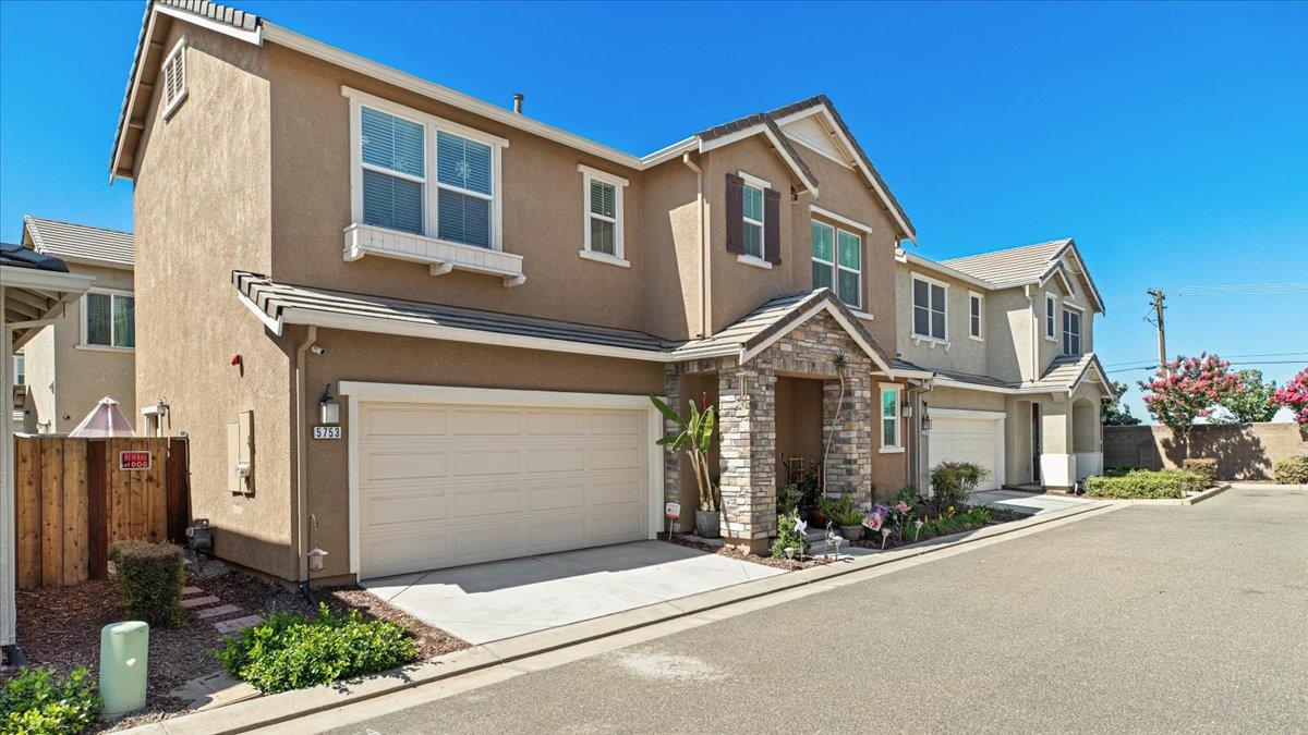 Detail Gallery Image 2 of 38 For 5753 Cornerstone Dr, Riverbank,  CA 95367 - 3 Beds | 2/1 Baths