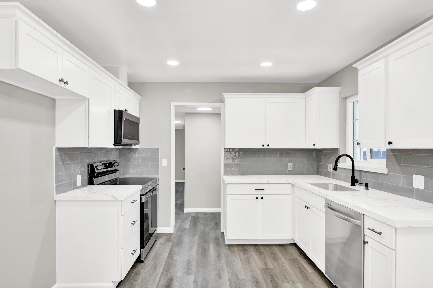 Detail Gallery Image 12 of 45 For 3212 Lotus Ct, Ceres,  CA 95307 - 3 Beds | 2 Baths
