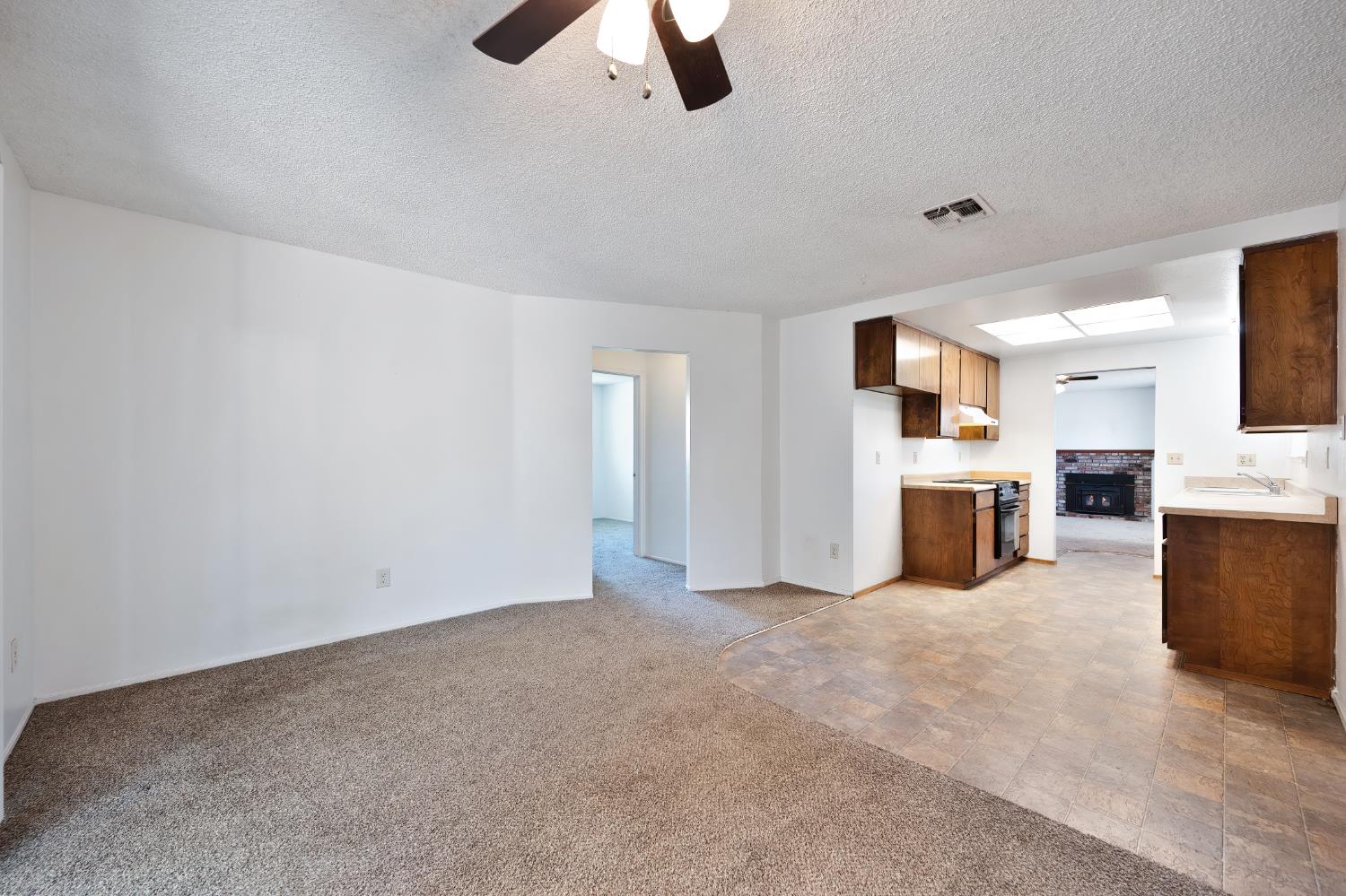 Detail Gallery Image 13 of 41 For 104 Briarcliff Ct, Folsom,  CA 95630 - 3 Beds | 2 Baths