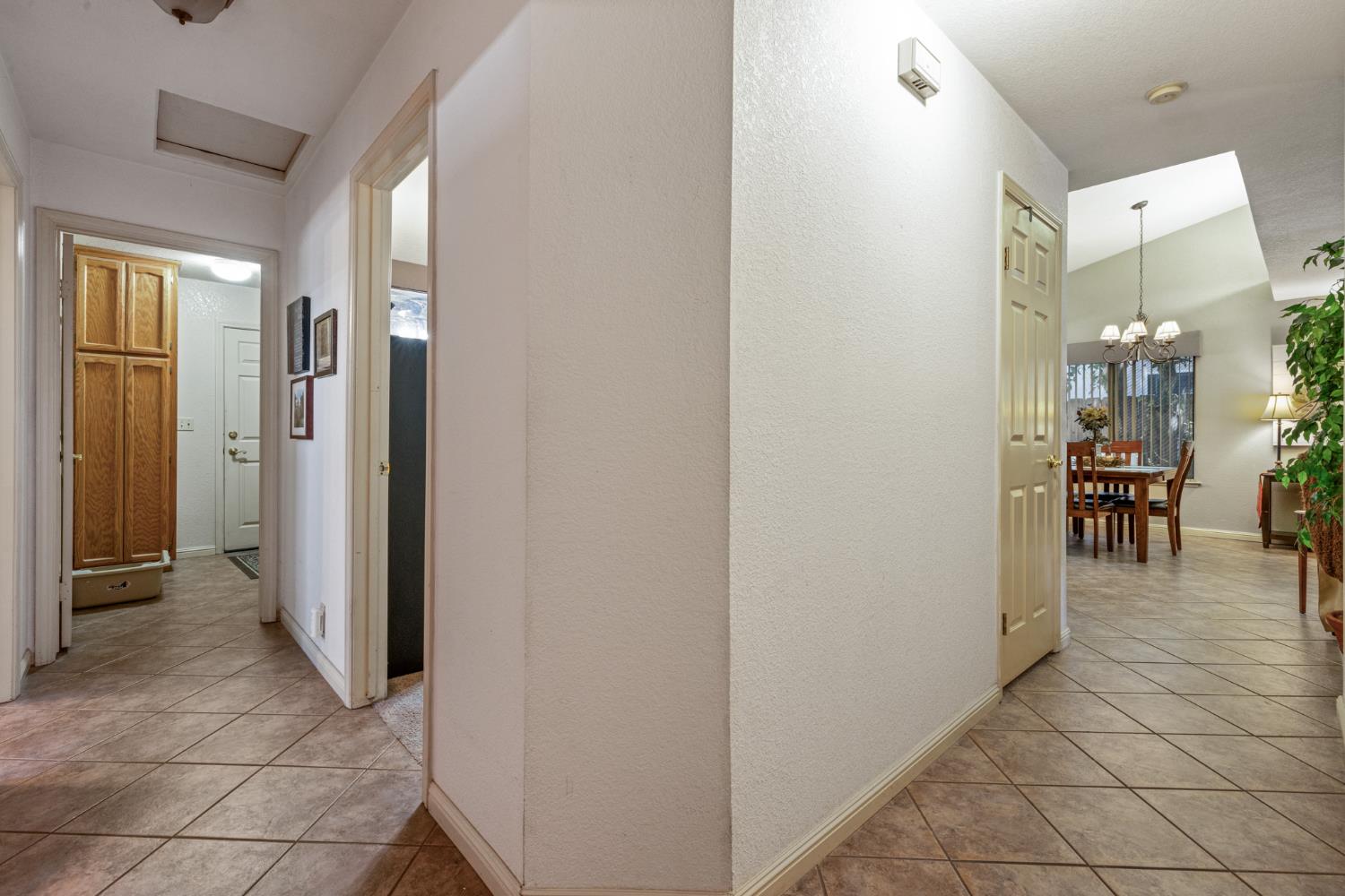 Detail Gallery Image 23 of 36 For 1009 Bobcat Ct, Modesto,  CA 95358 - 3 Beds | 2 Baths