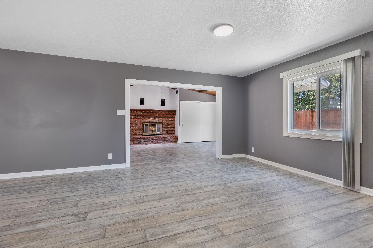 Detail Gallery Image 8 of 40 For 2537 Warrego Way, Sacramento,  CA 95826 - 4 Beds | 2/1 Baths