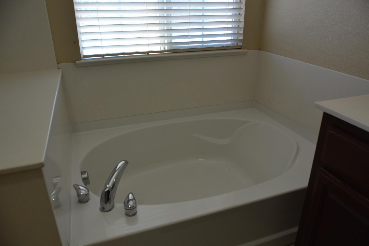 Detail Gallery Image 24 of 29 For 1492 Antioch Ct, Merced,  CA 95348 - 5 Beds | 2/1 Baths