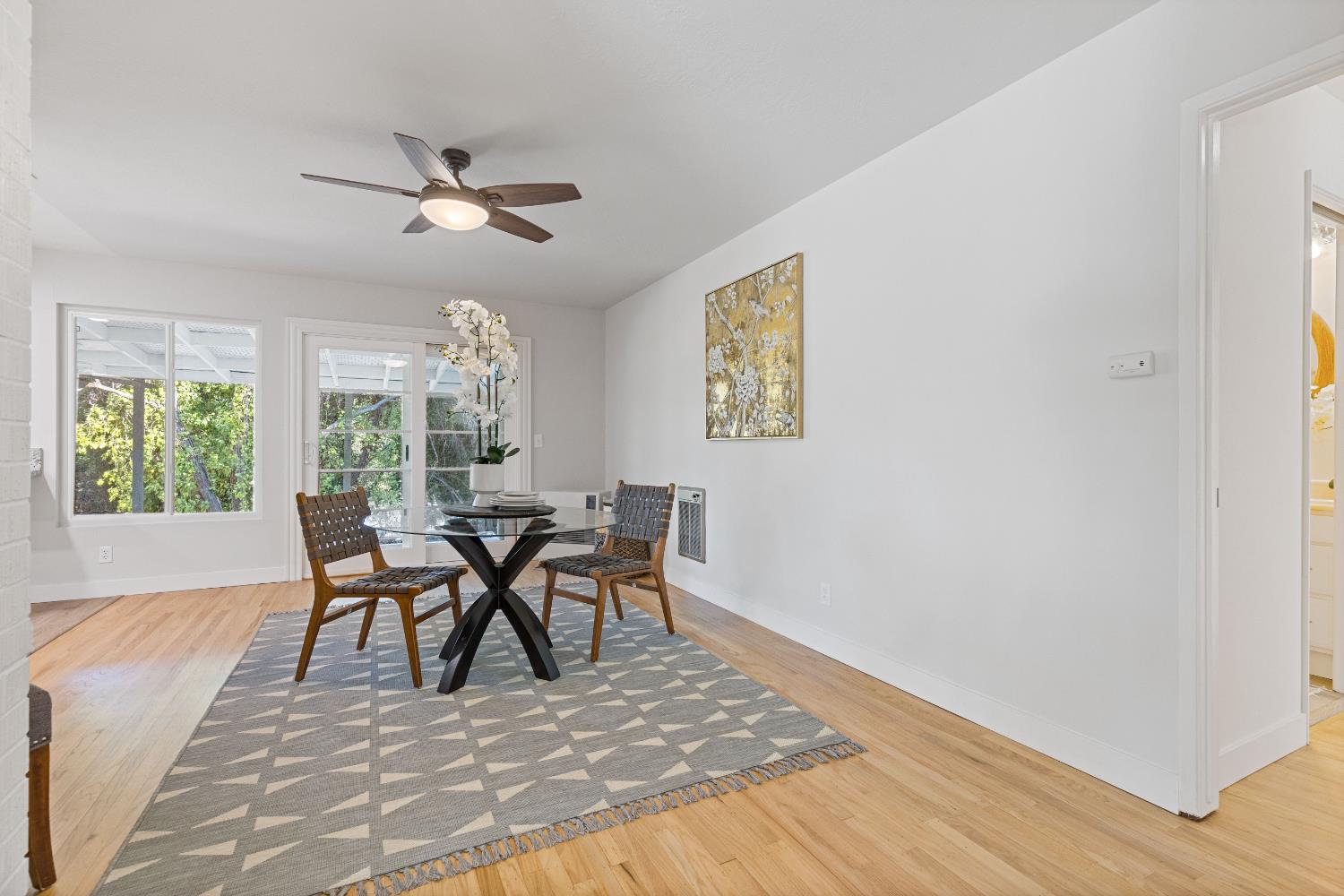 Detail Gallery Image 7 of 34 For 668 Crestview Dr, Diamond Springs,  CA 95619 - 3 Beds | 2 Baths