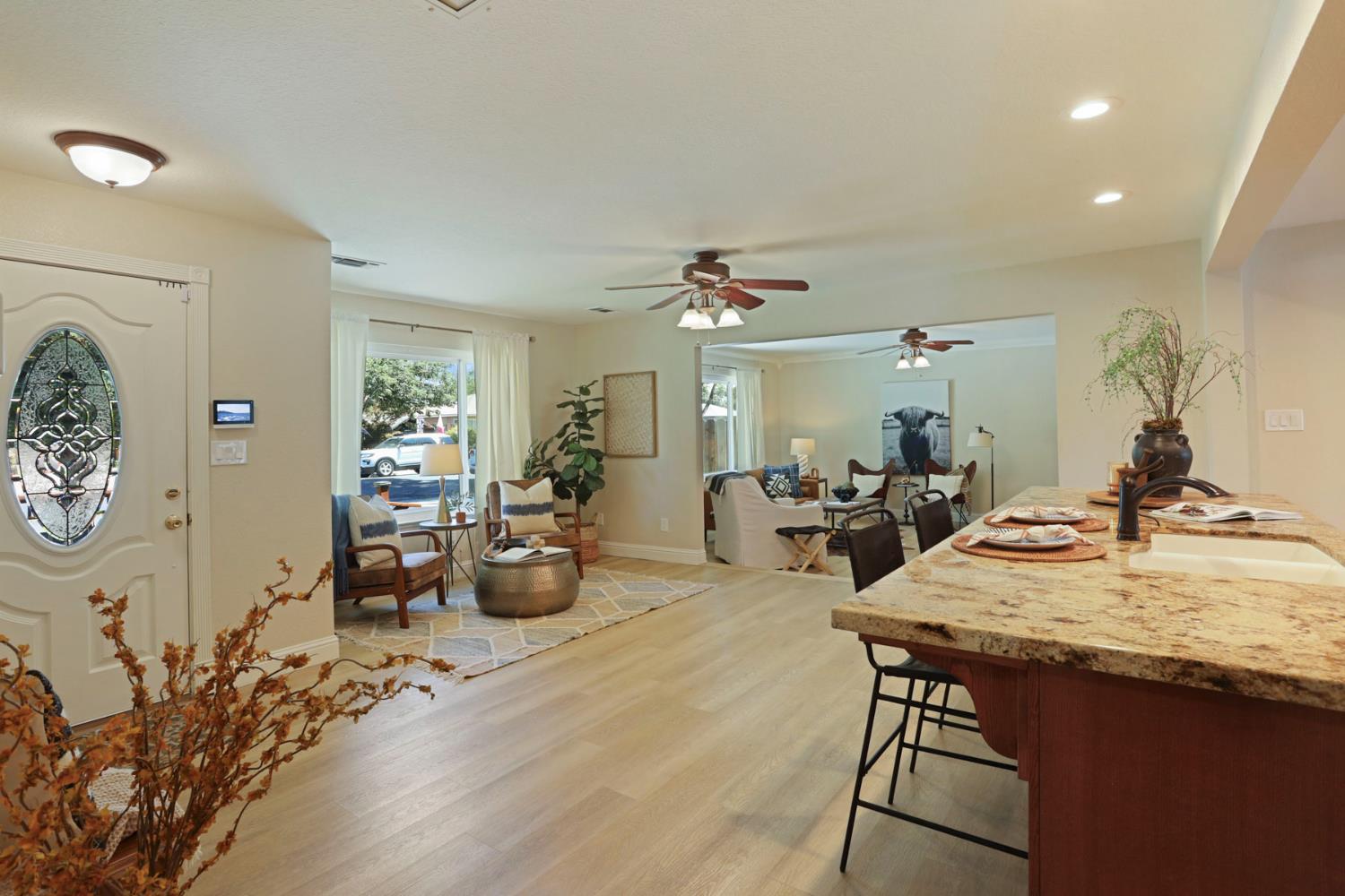 Detail Gallery Image 6 of 56 For 236 Emerson Ave, Modesto,  CA 95350 - 3 Beds | 1/1 Baths