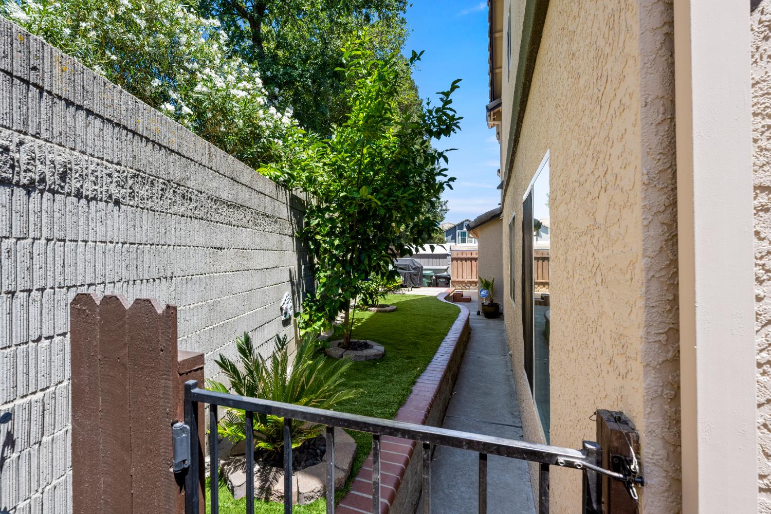 Detail Gallery Image 45 of 57 For 5100 Homeland Ct, Antelope,  CA 95843 - 6 Beds | 3 Baths