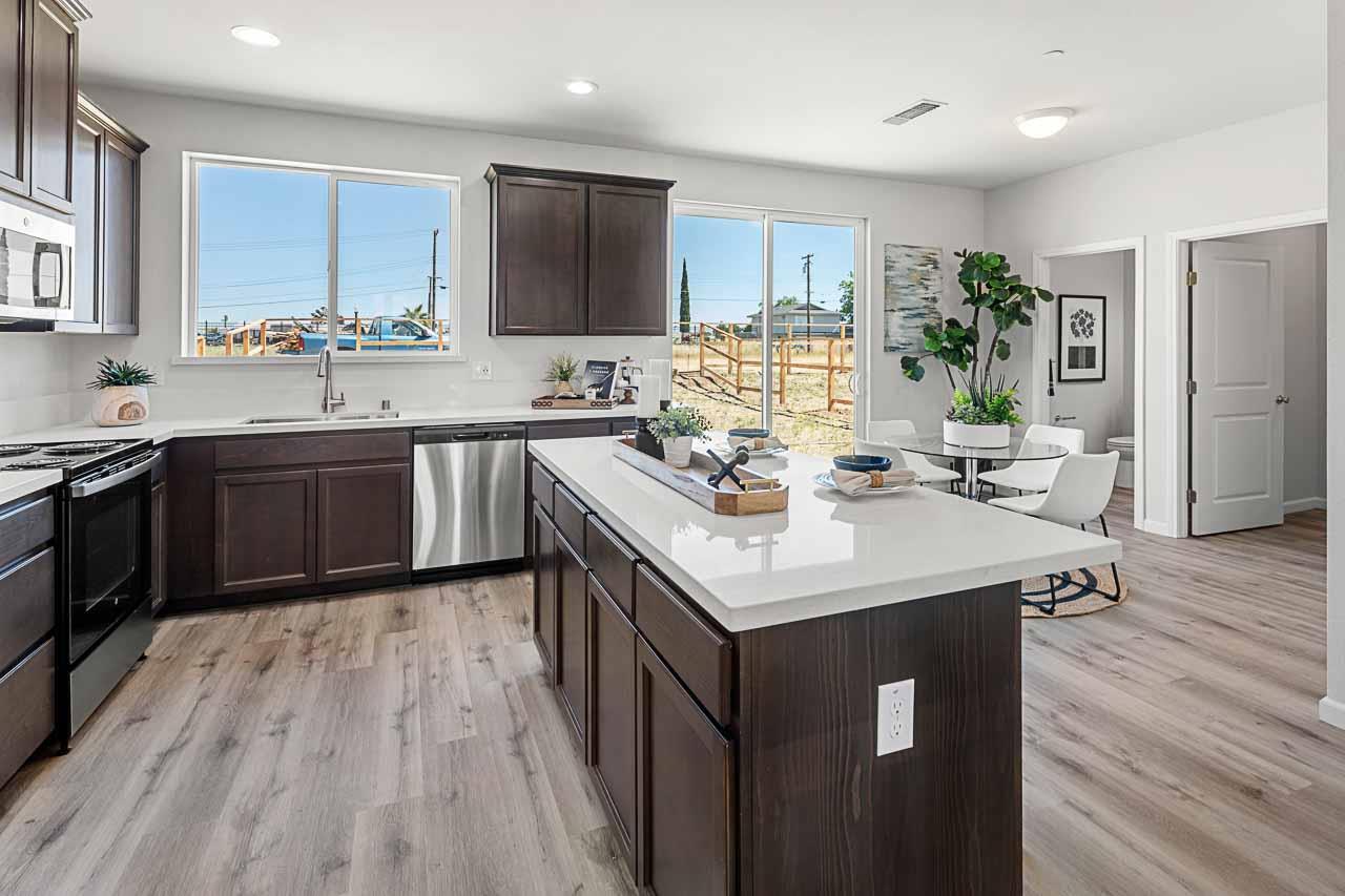 Detail Gallery Image 3 of 6 For 35 Brookbay Way, Sacramento,  CA 95838 - 3 Beds | 2/1 Baths