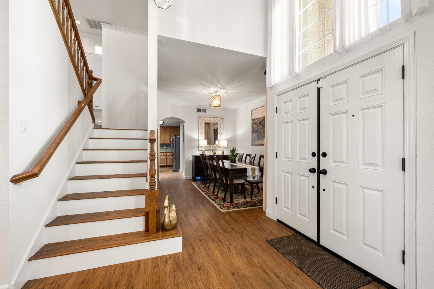 Detail Gallery Image 5 of 57 For 5100 Homeland Ct, Antelope,  CA 95843 - 6 Beds | 3 Baths