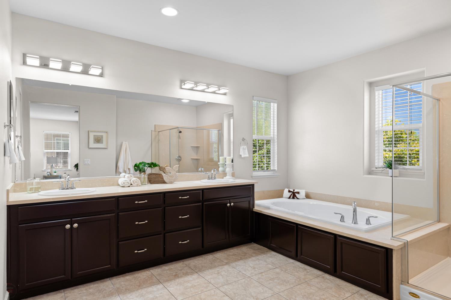 Detail Gallery Image 34 of 47 For 662 W Gravino Dr, Tracy,  CA 95391 - 4 Beds | 3 Baths