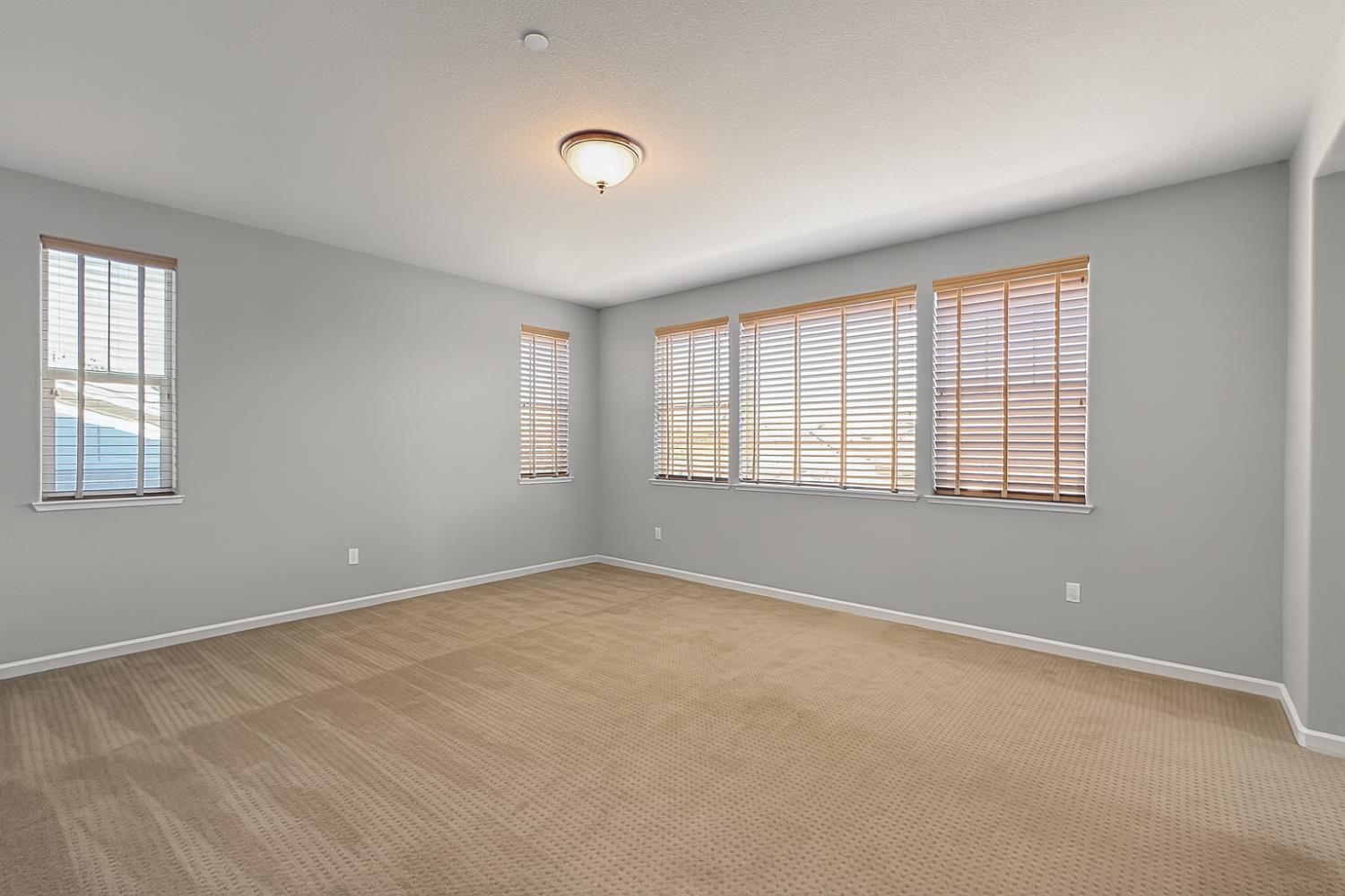Detail Gallery Image 14 of 33 For 2544 Mack Way, Woodland,  CA 95776 - 4 Beds | 3 Baths