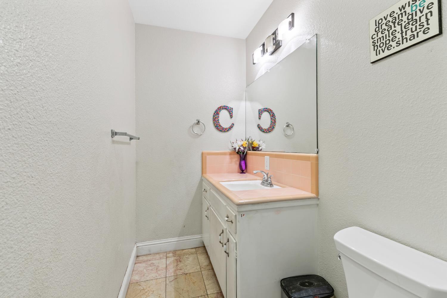 Detail Gallery Image 20 of 36 For 1846 Waring Way, Modesto,  CA 95350 - 5 Beds | 3 Baths