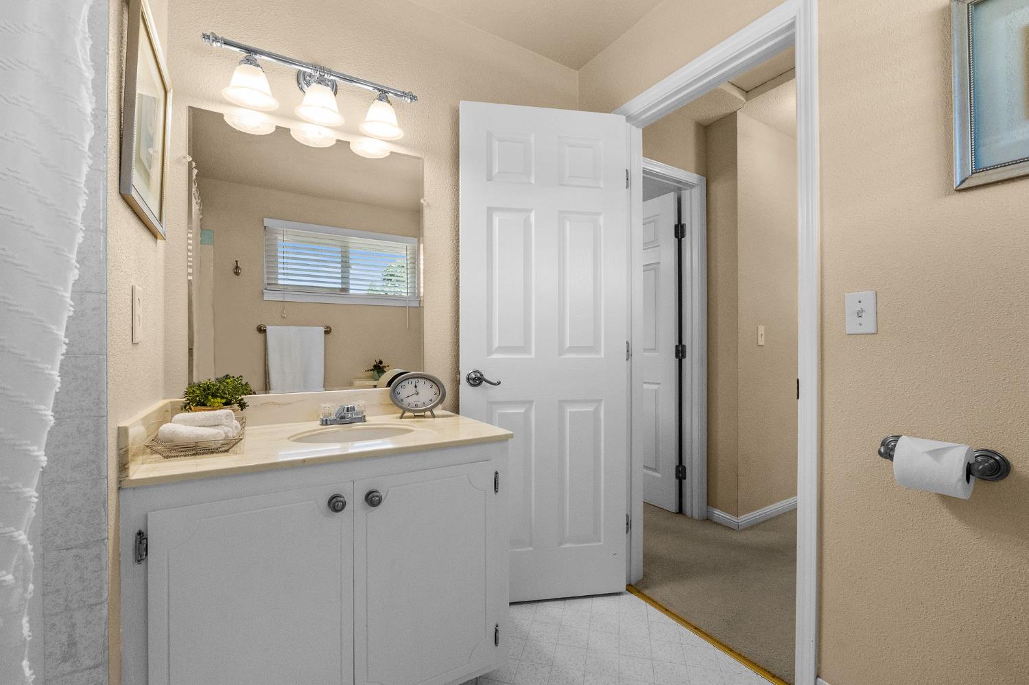 Detail Gallery Image 32 of 41 For 8107 Peppertree Rd, Dublin,  CA 94568 - 4 Beds | 2 Baths