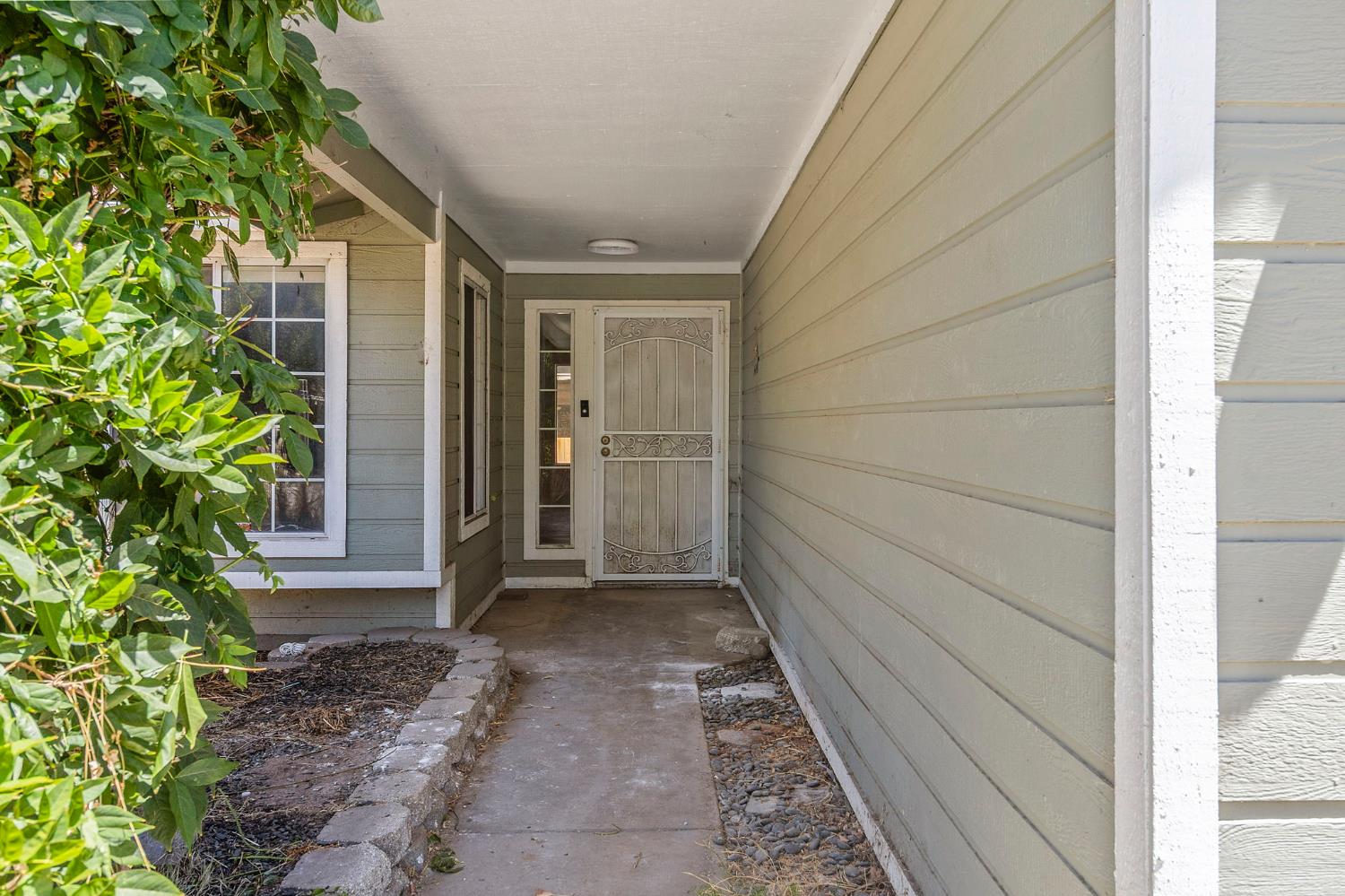Detail Gallery Image 1 of 25 For 1517 Hackett Road, Ceres,  CA 95307 - 3 Beds | 2 Baths