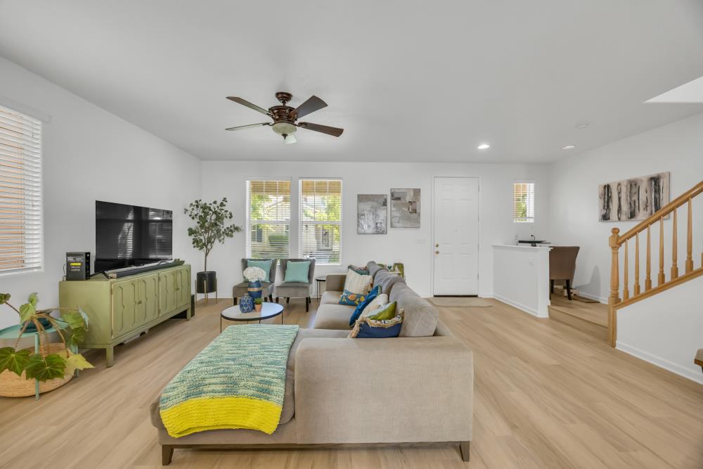 Detail Gallery Image 8 of 48 For 2582 Aimonetti Ave, Sacramento,  CA 95833 - 3 Beds | 2/1 Baths