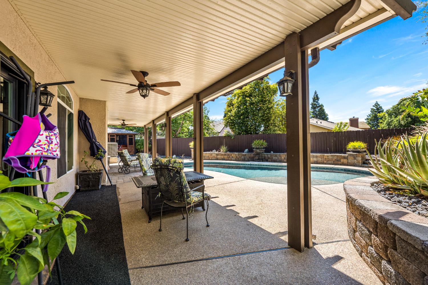 Detail Gallery Image 38 of 57 For 5100 Homeland Ct, Antelope,  CA 95843 - 6 Beds | 3 Baths