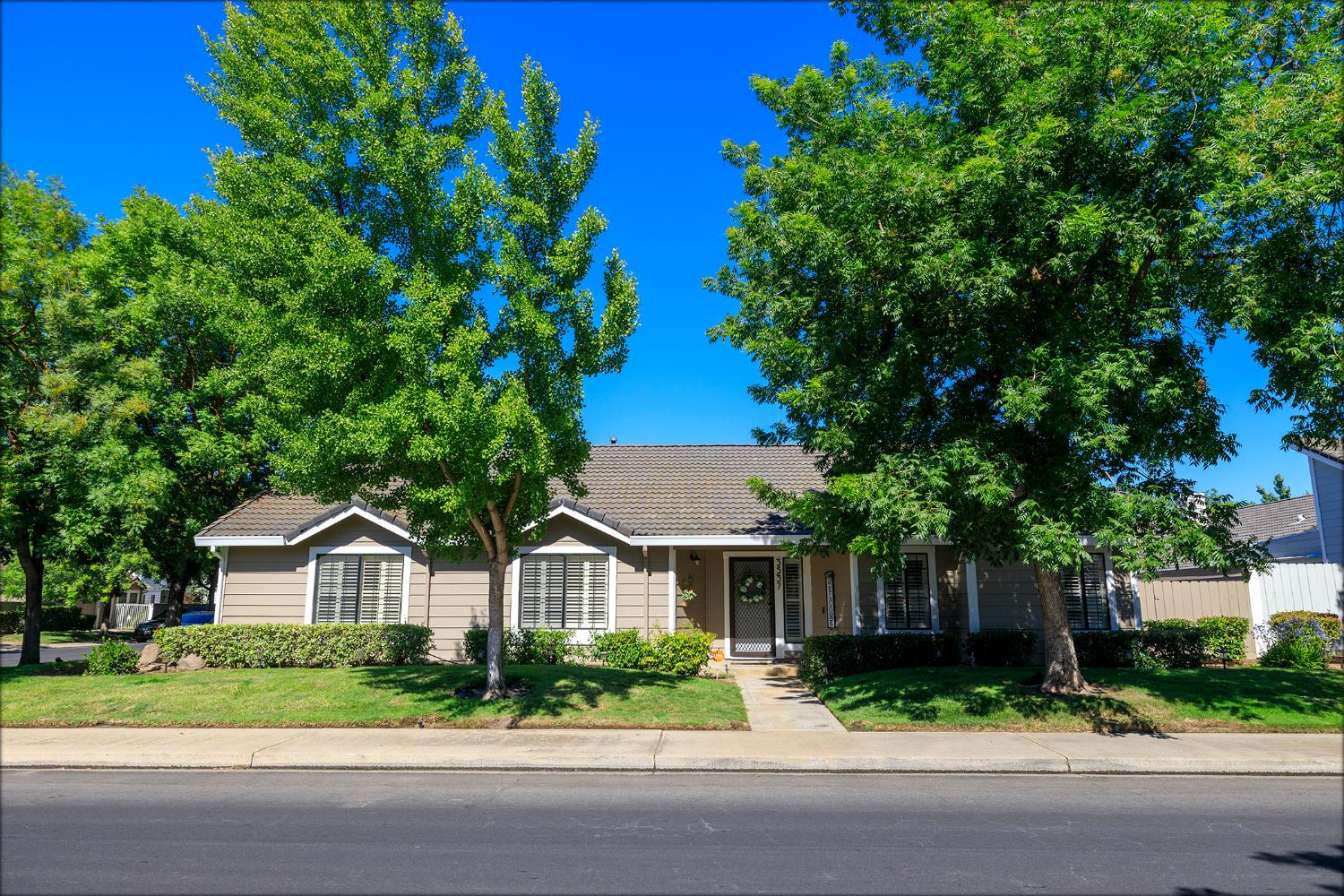 Detail Gallery Image 1 of 48 For 3537 Regency Park Dr, Modesto,  CA 95356 - 2 Beds | 2 Baths