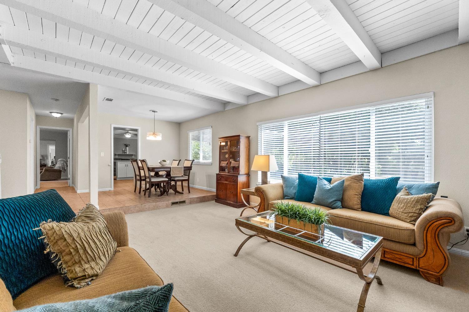 Detail Gallery Image 9 of 41 For 8107 Peppertree Rd, Dublin,  CA 94568 - 4 Beds | 2 Baths