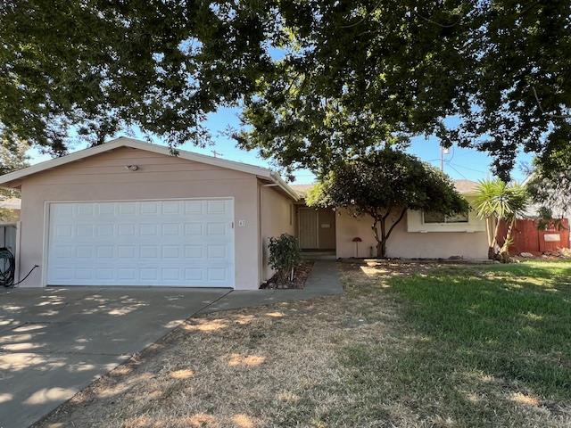 Detail Gallery Image 4 of 22 For 42 Manor Ave, Gustine,  CA 95322 - 3 Beds | 2 Baths