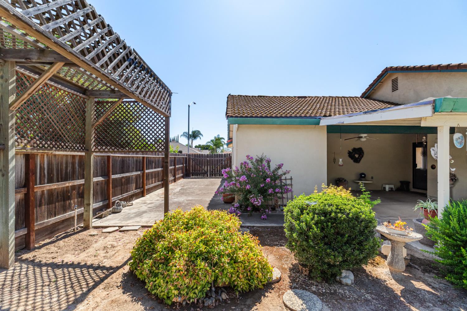 Detail Gallery Image 36 of 46 For 1009 Zinfandel Pl, Modesto,  CA 95351 - 3 Beds | 2 Baths
