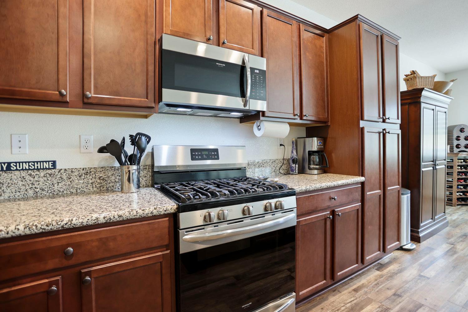 Detail Gallery Image 11 of 37 For 21224 Grapevine, Patterson,  CA 95363 - 5 Beds | 3 Baths