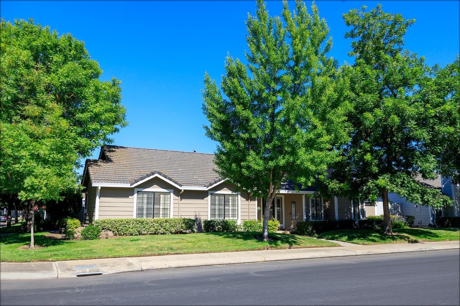 Detail Gallery Image 3 of 48 For 3537 Regency Park Dr, Modesto,  CA 95356 - 2 Beds | 2 Baths