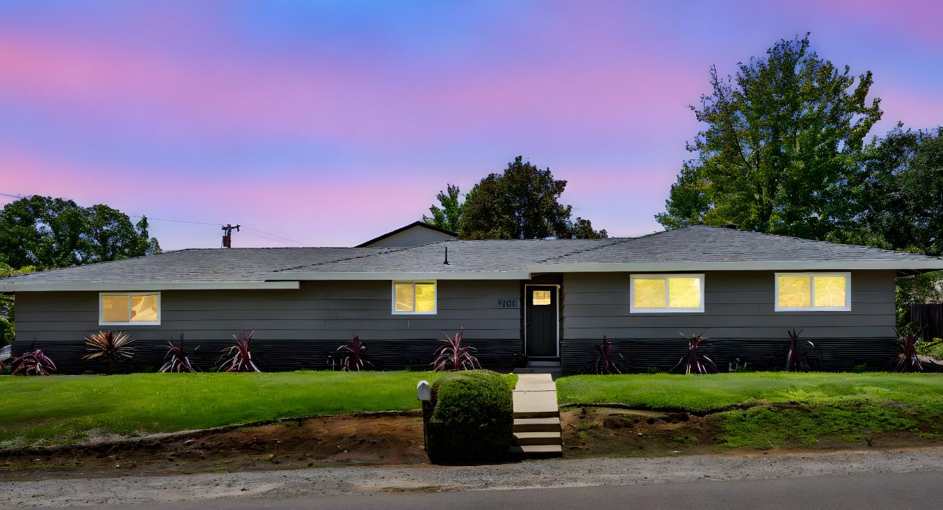 Detail Gallery Image 2 of 49 For 9100 La Serena Dr, Fair Oaks,  CA 95628 - 3 Beds | 2 Baths
