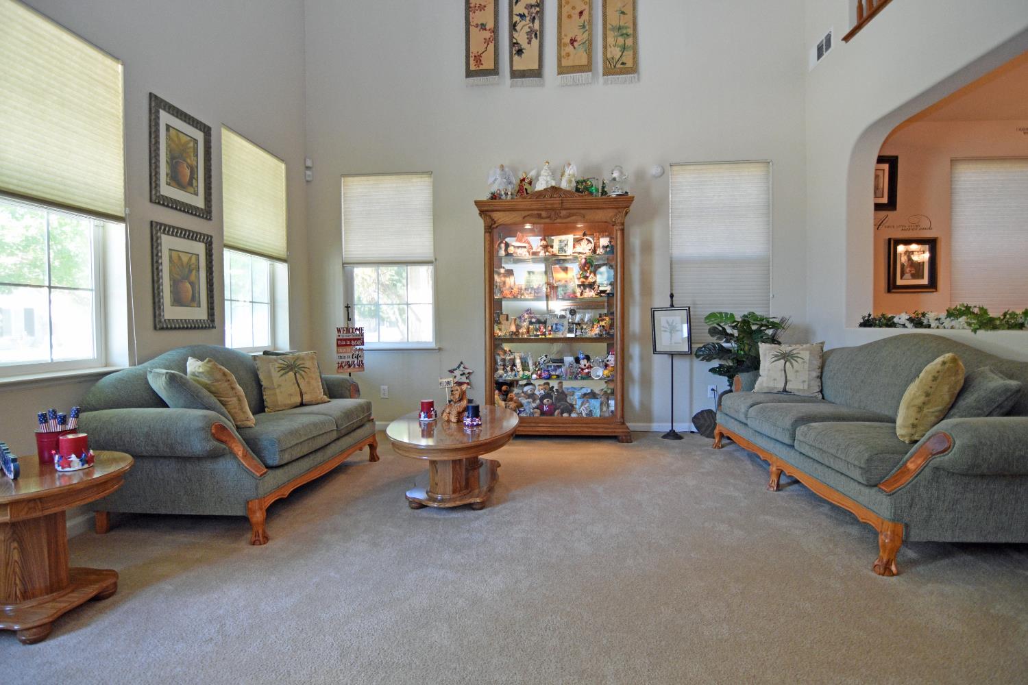 Detail Gallery Image 7 of 62 For 1923 Greenfield Dr, Turlock,  CA 95382 - 5 Beds | 3 Baths