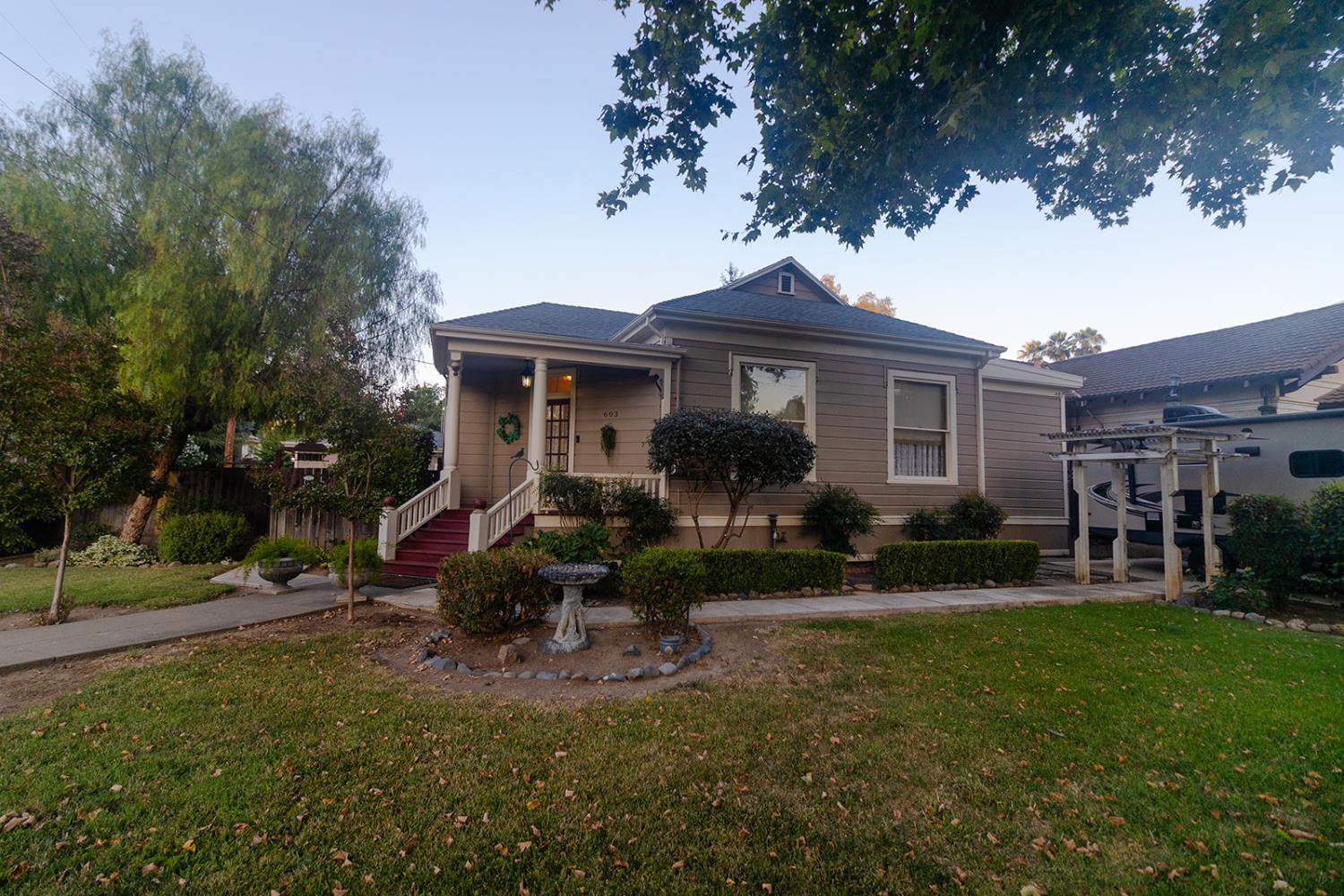 Detail Gallery Image 4 of 59 For 603 1st St, Woodland,  CA 95695 - 3 Beds | 2 Baths