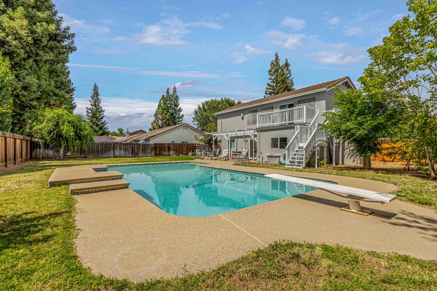 Detail Gallery Image 9 of 32 For 7003 Royal Links Dr, Riverbank,  CA 95367 - 4 Beds | 2/1 Baths