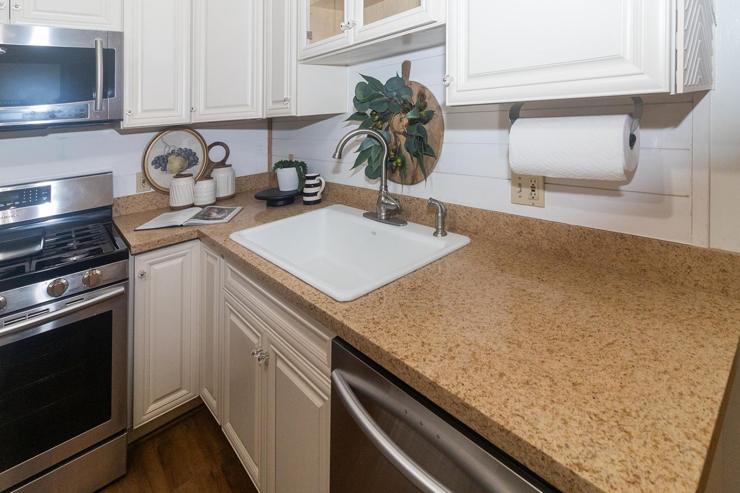 Detail Gallery Image 16 of 59 For 603 1st St, Woodland,  CA 95695 - 3 Beds | 2 Baths