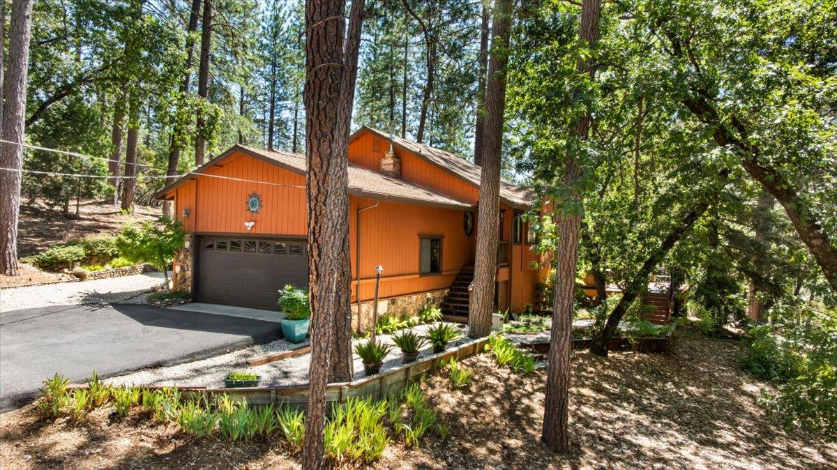 Detail Gallery Image 3 of 33 For 20780 Natures Way, Colfax,  CA 95713 - 3 Beds | 2 Baths