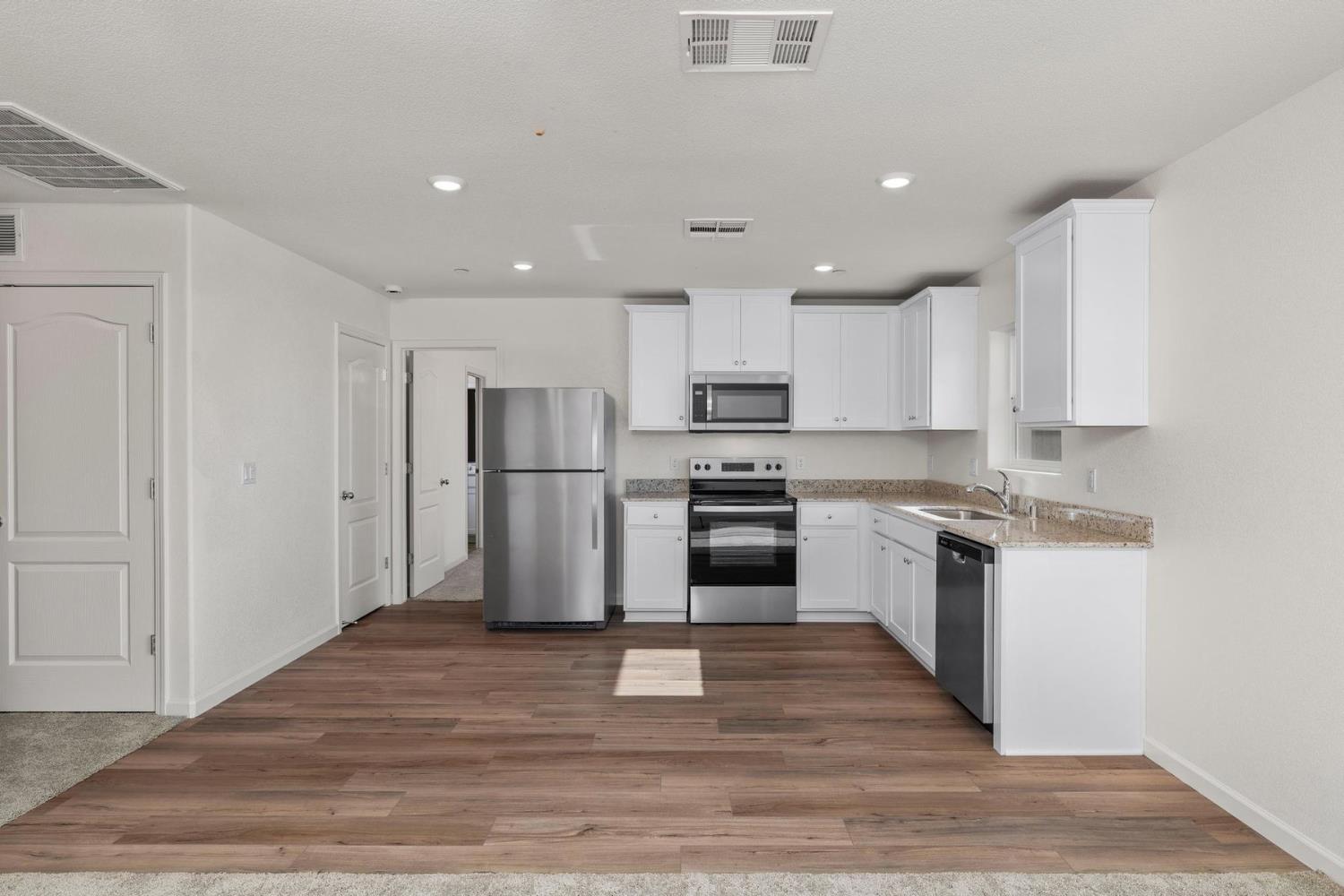 Detail Gallery Image 6 of 15 For 4516 Santa Fe St, Riverbank,  CA 95367 - 3 Beds | 2 Baths