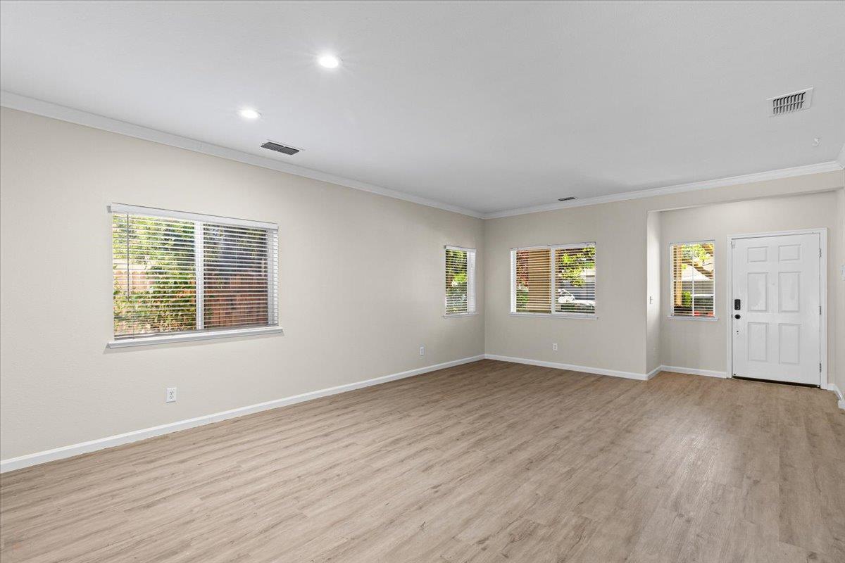 Detail Gallery Image 10 of 72 For 2520 Carnival Dr, Turlock,  CA 95380 - 5 Beds | 3 Baths