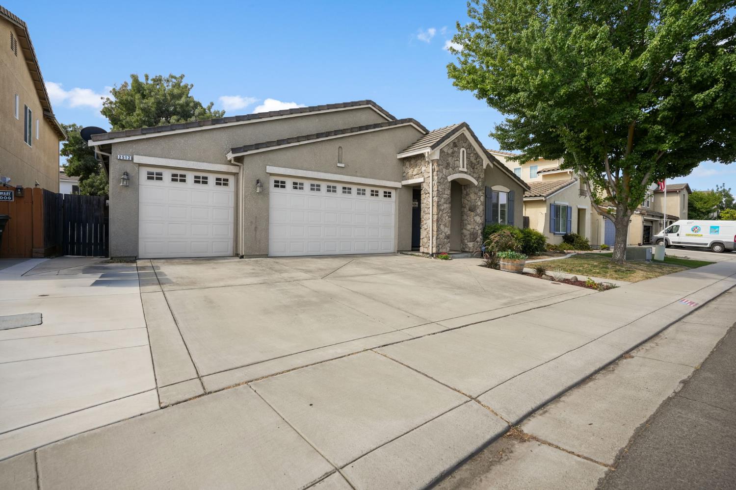 Detail Gallery Image 2 of 41 For 2512 Cancun Ct, Modesto,  CA 95355 - 3 Beds | 2/1 Baths
