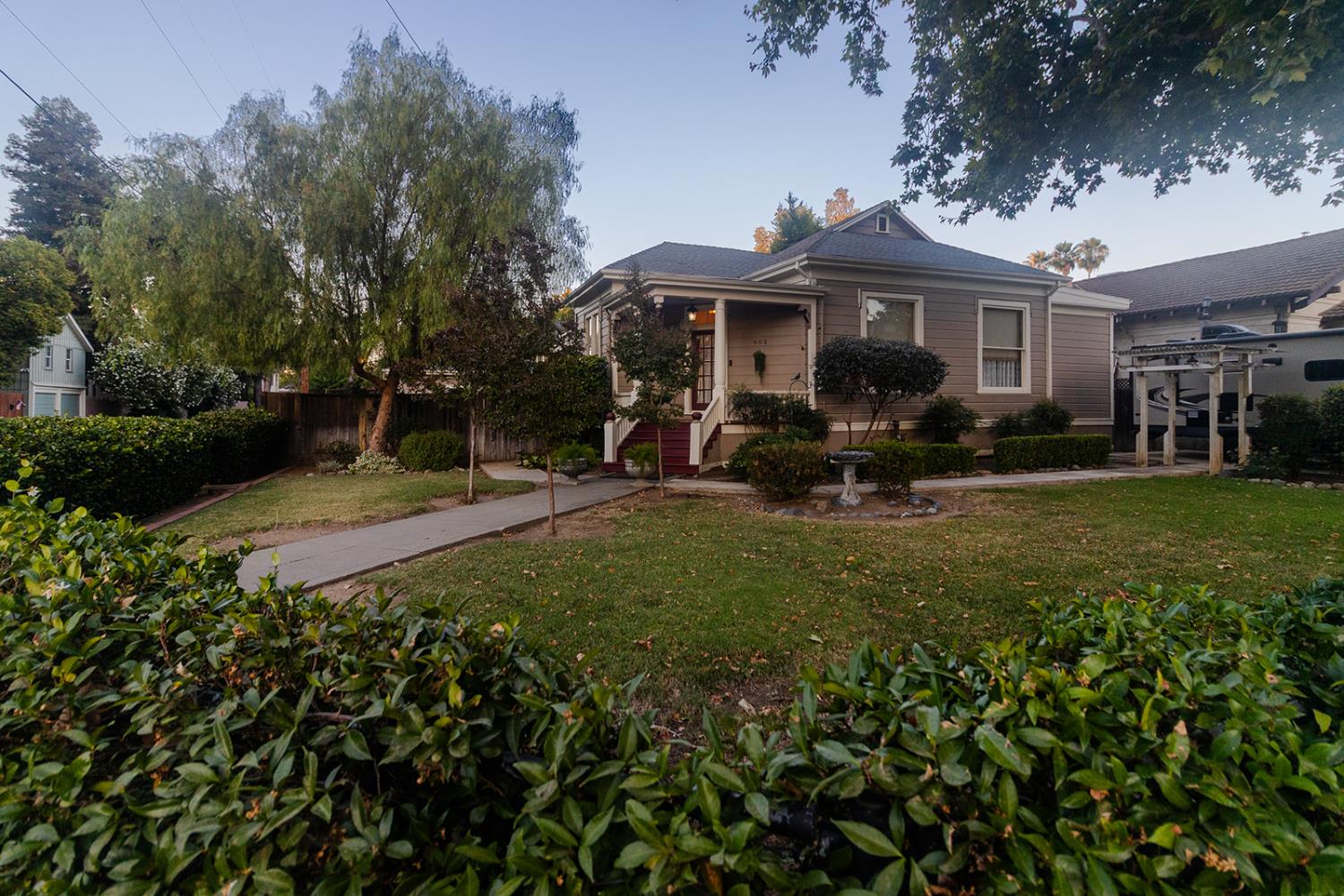 Detail Gallery Image 2 of 59 For 603 1st St, Woodland,  CA 95695 - 3 Beds | 2 Baths