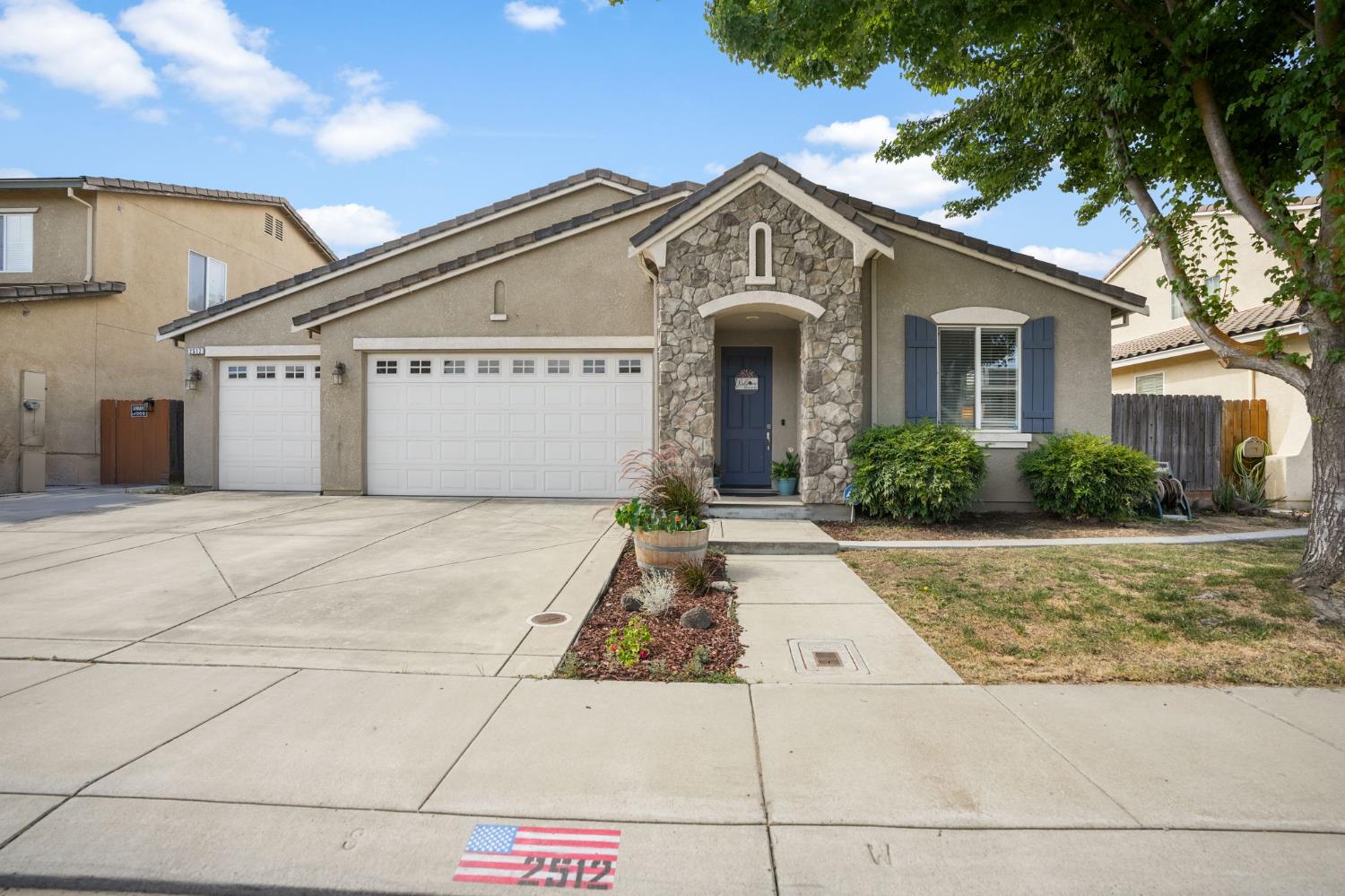 Detail Gallery Image 1 of 41 For 2512 Cancun Ct, Modesto,  CA 95355 - 3 Beds | 2/1 Baths