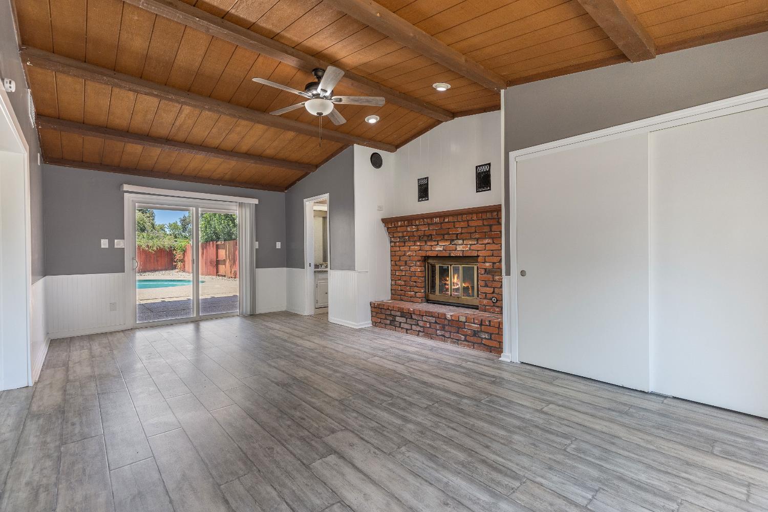 Detail Gallery Image 10 of 40 For 2537 Warrego Way, Sacramento,  CA 95826 - 4 Beds | 2/1 Baths