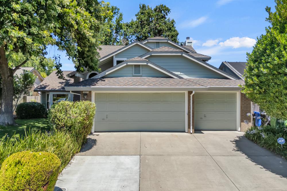 Detail Gallery Image 1 of 65 For 6745 Ashington Way, Elk Grove,  CA 95758 - 4 Beds | 3 Baths