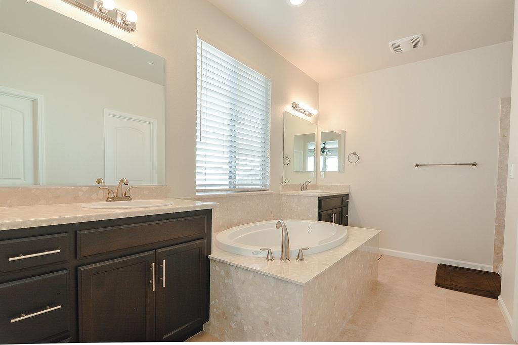 Detail Gallery Image 22 of 32 For 1455 Rock Springs Ave, Manteca,  CA 95337 - 4 Beds | 3 Baths
