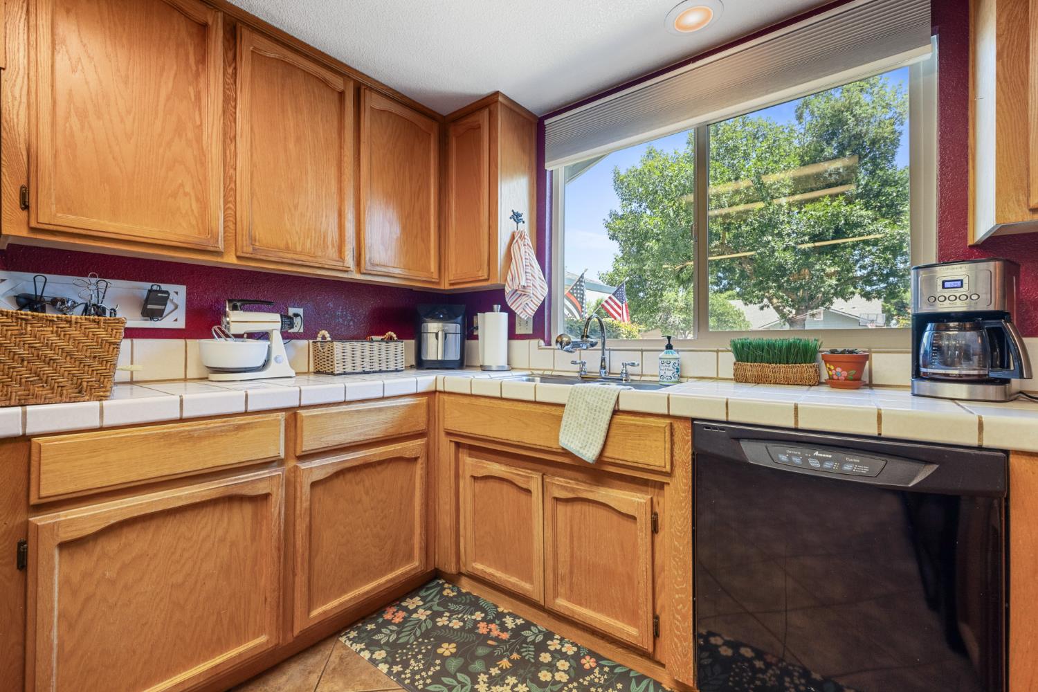 Detail Gallery Image 10 of 36 For 1009 Bobcat Ct, Modesto,  CA 95358 - 3 Beds | 2 Baths