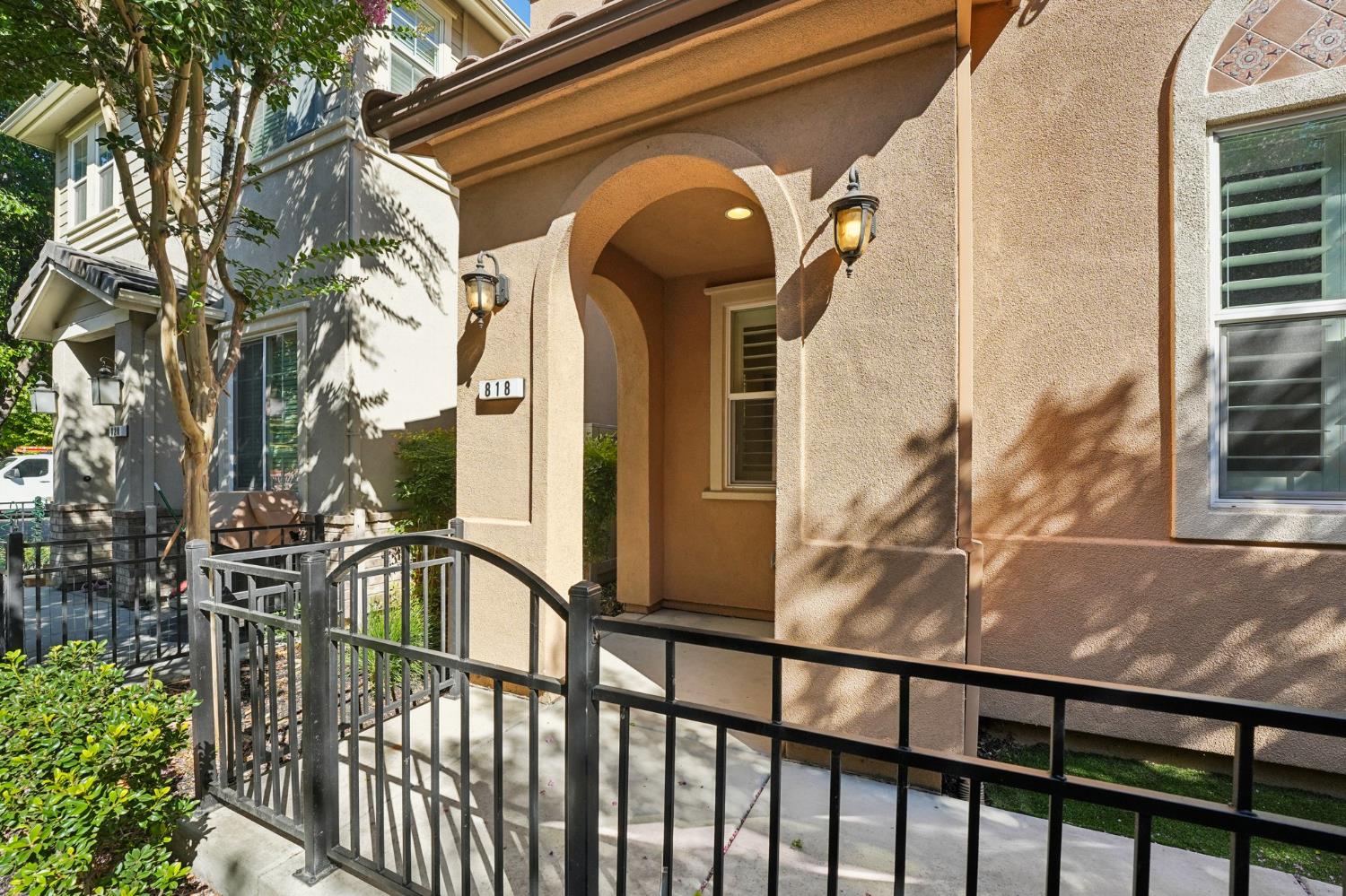 Detail Gallery Image 7 of 45 For 818 Queen Palm Ln, Brentwood,  CA 94513 - 3 Beds | 2/1 Baths