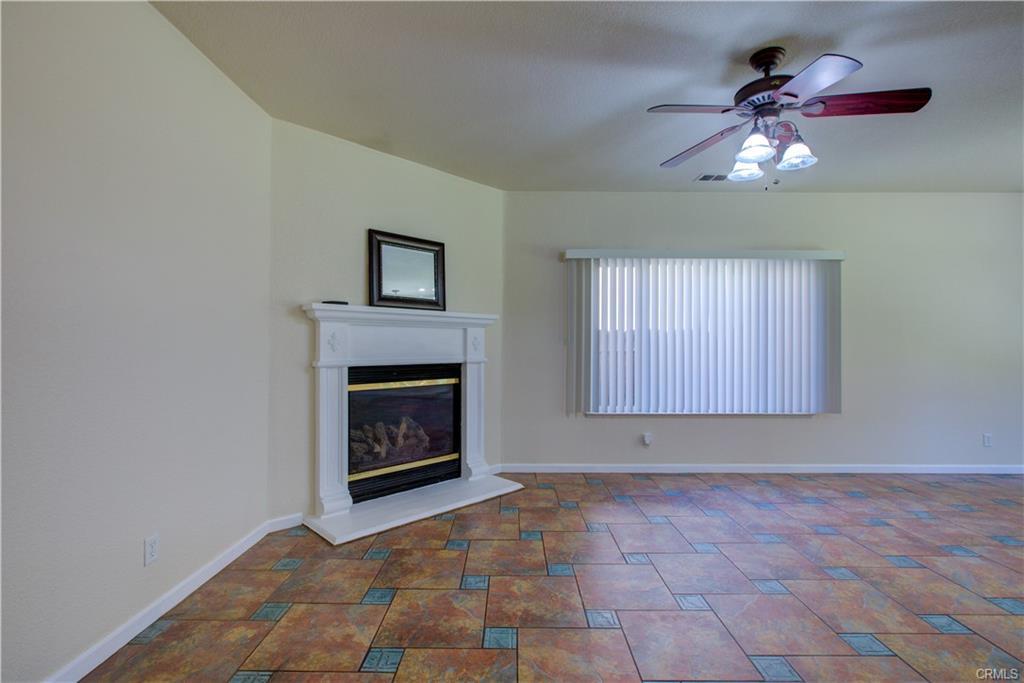 Detail Gallery Image 8 of 54 For 1443 Favier Dr, Merced,  CA 95340 - 5 Beds | 2/1 Baths