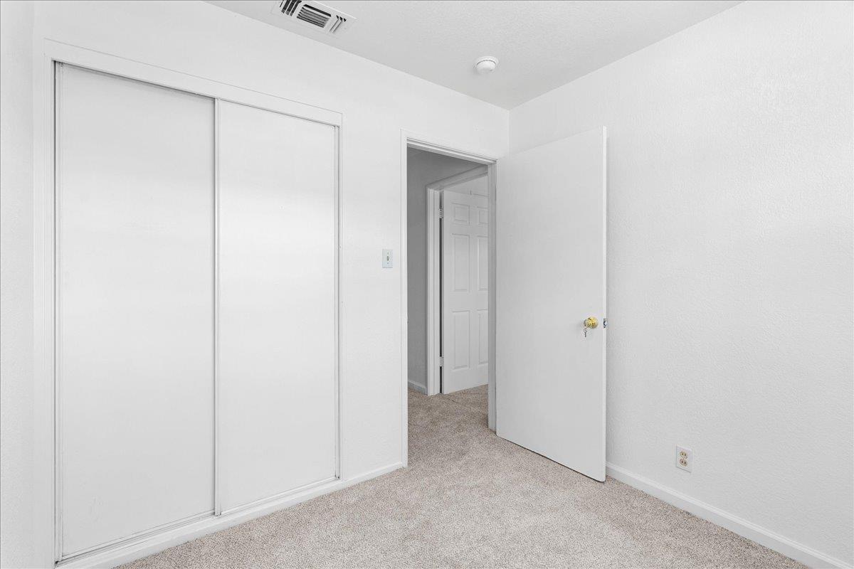 Detail Gallery Image 10 of 31 For 2117 Violet, Sacramento,  CA 95825 - 8 Beds | 4 Baths