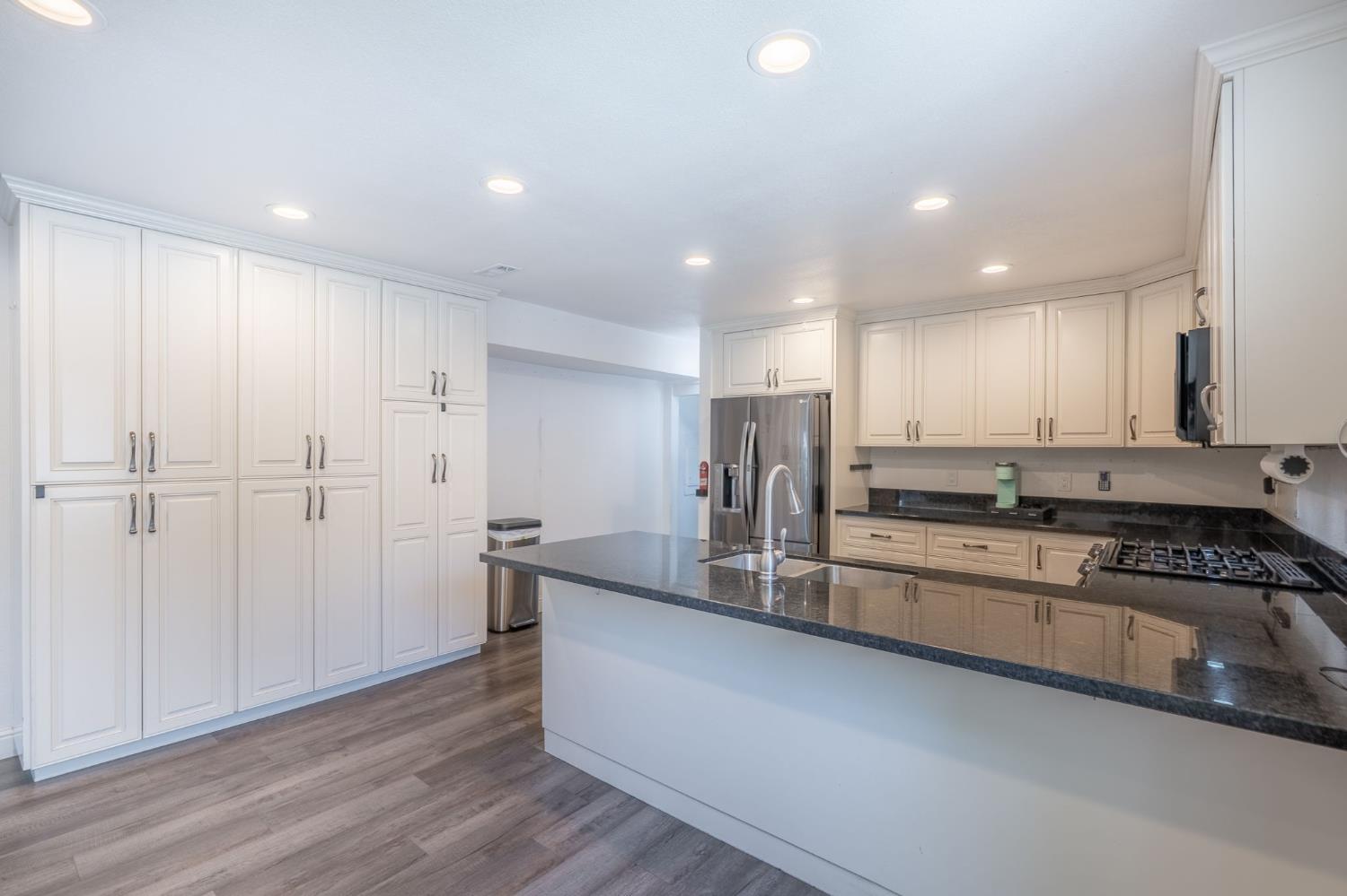 Detail Gallery Image 10 of 28 For 1741 Idalou Ave, Modesto,  CA 95350 - 4 Beds | 2/1 Baths