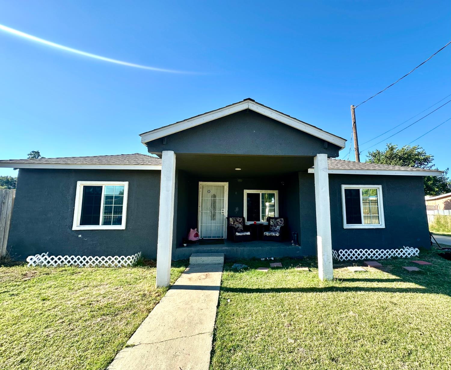 Detail Gallery Image 1 of 15 For 605 Olivero Rd, Modesto,  CA 95358 - 3 Beds | 1 Baths