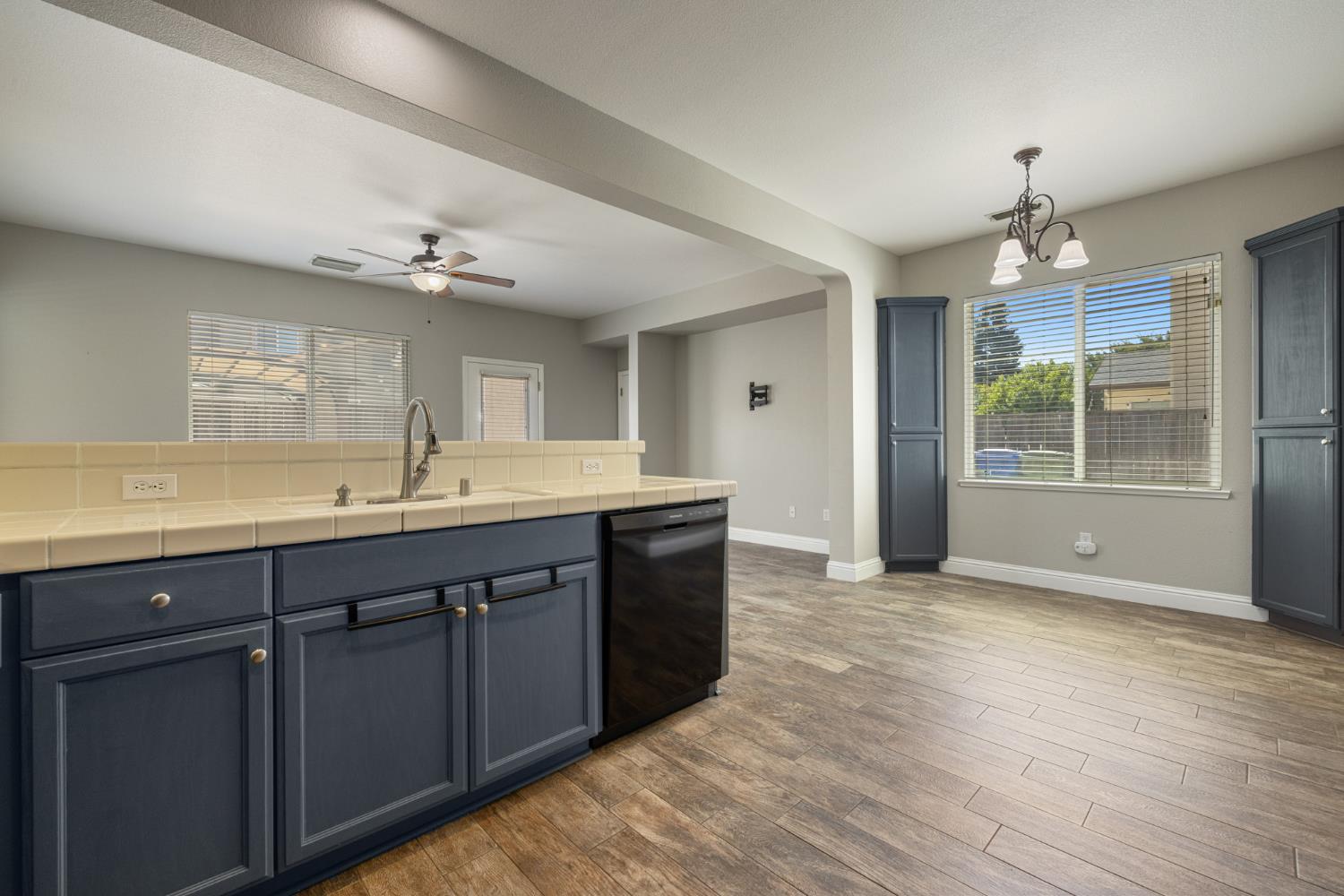 Detail Gallery Image 16 of 55 For 4330 Alba Ct, Turlock,  CA 95382 - 3 Beds | 2/1 Baths