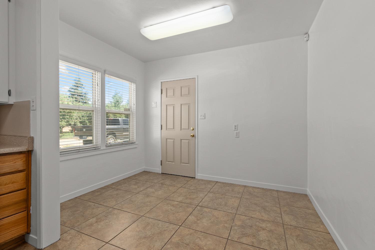 Detail Gallery Image 13 of 25 For 3030 Pioneer Rd, Hughson,  CA 95326 - 3 Beds | 1 Baths
