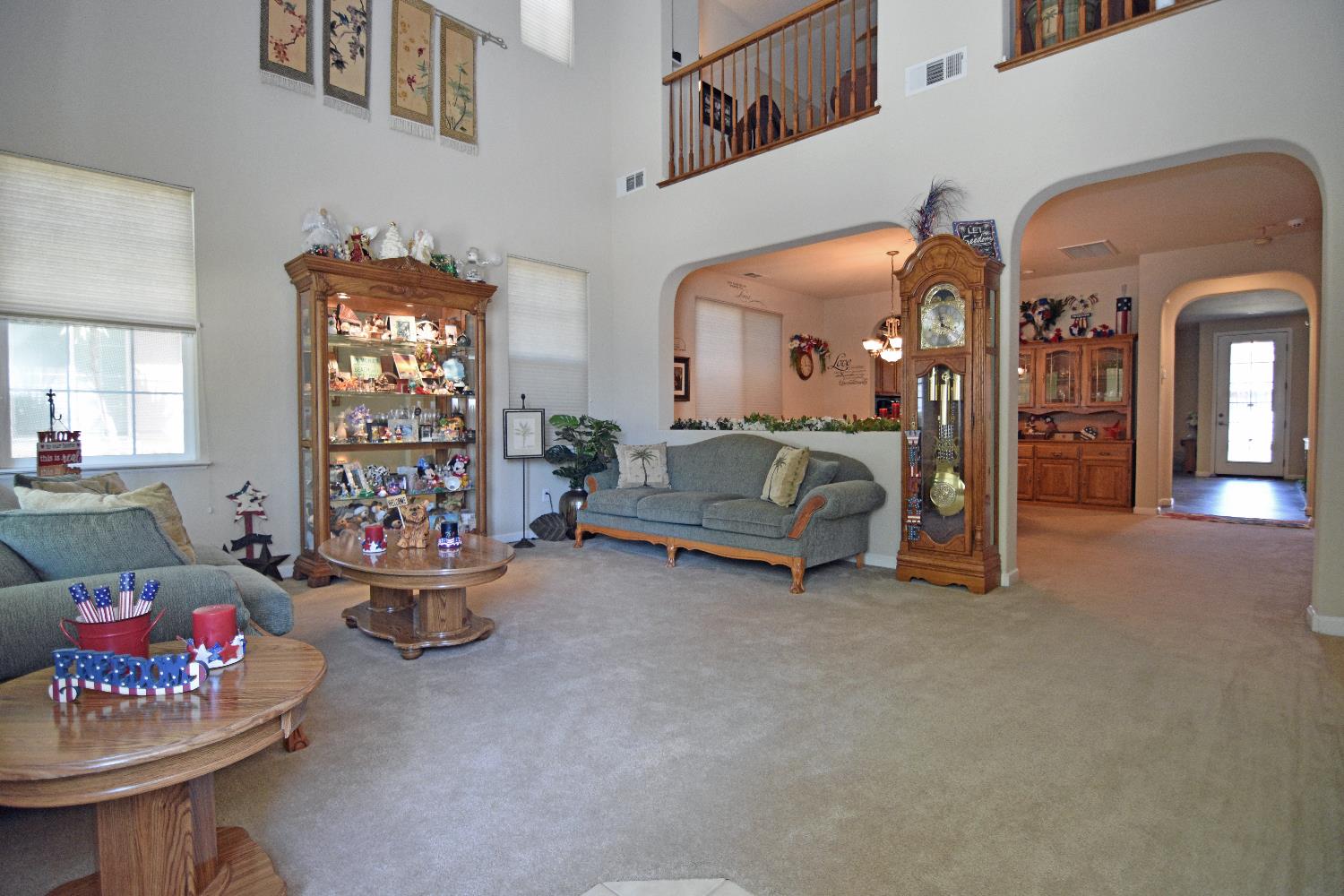 Detail Gallery Image 6 of 62 For 1923 Greenfield Dr, Turlock,  CA 95382 - 5 Beds | 3 Baths