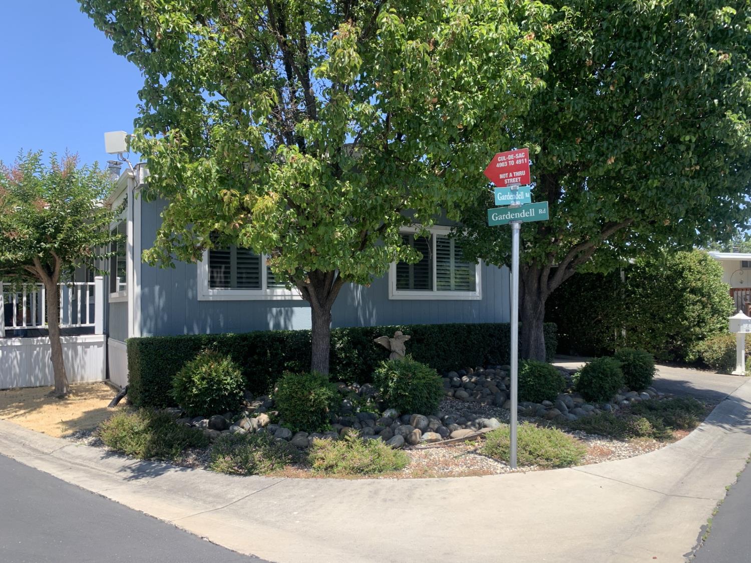 Detail Gallery Image 1 of 54 For 4901 Gardendell Rd, Sacramento,  CA 95834 - 2 Beds | 2 Baths